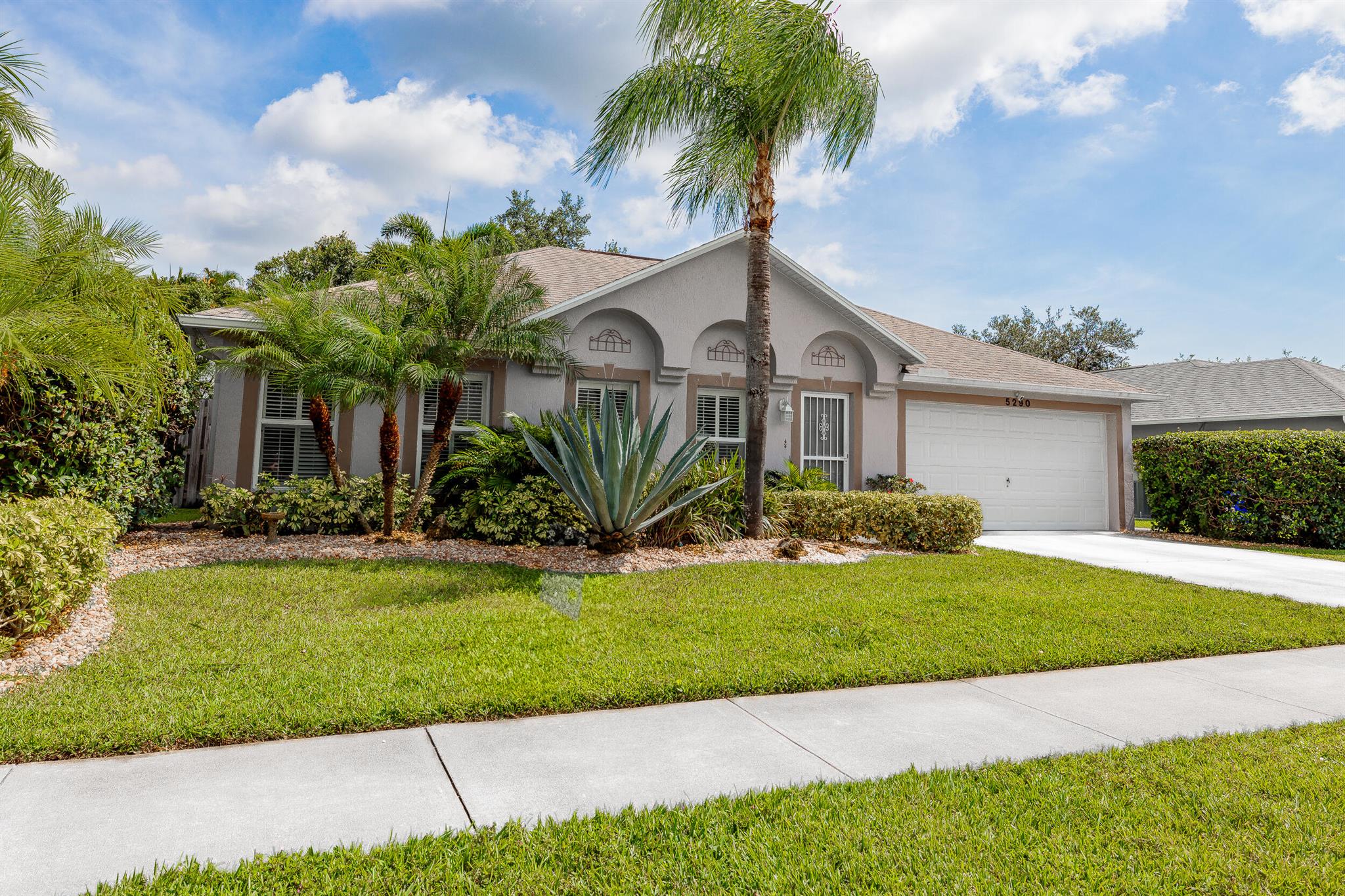 5290 Compass Pointe Circle