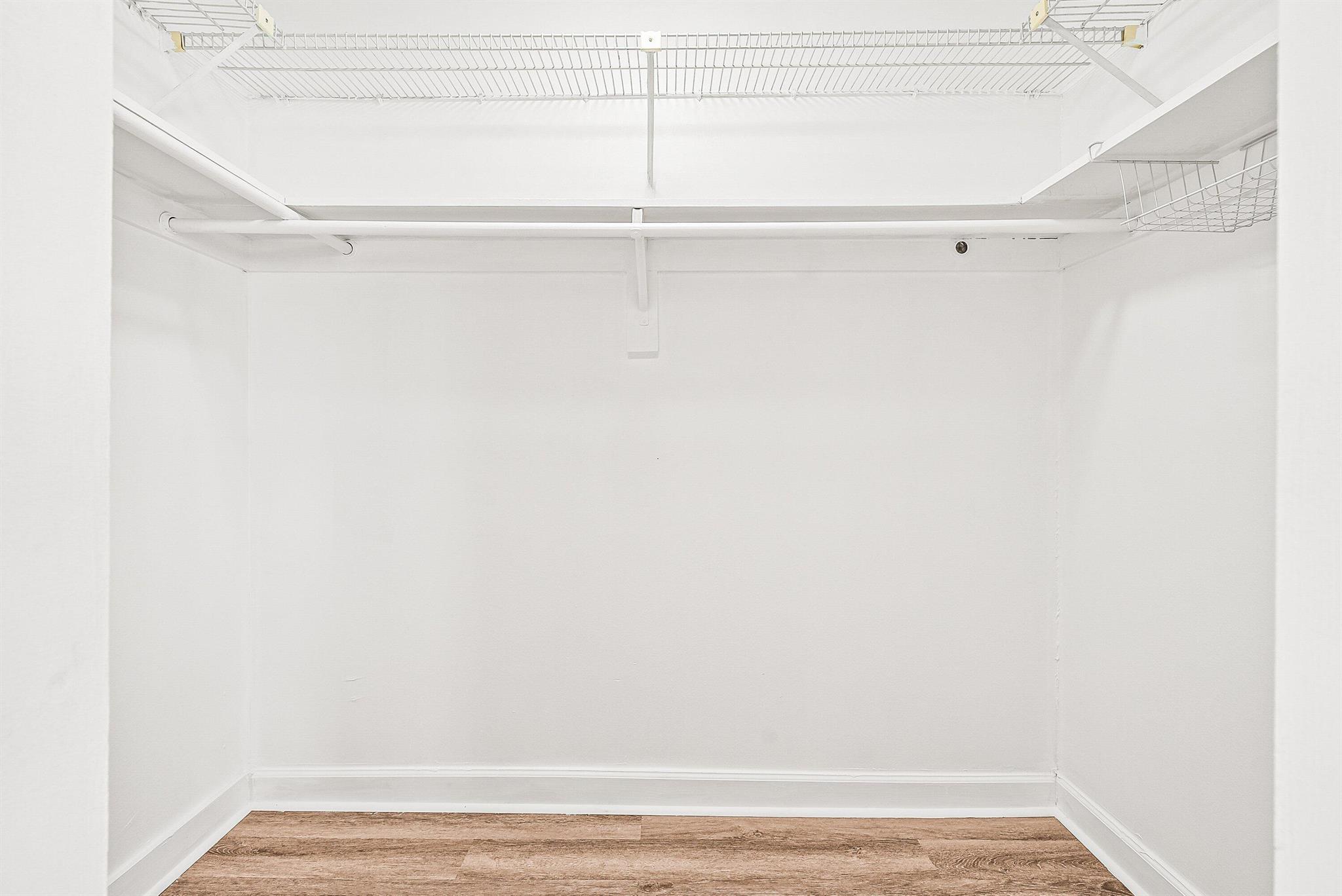 TROPICAL PARK - Residential Lease