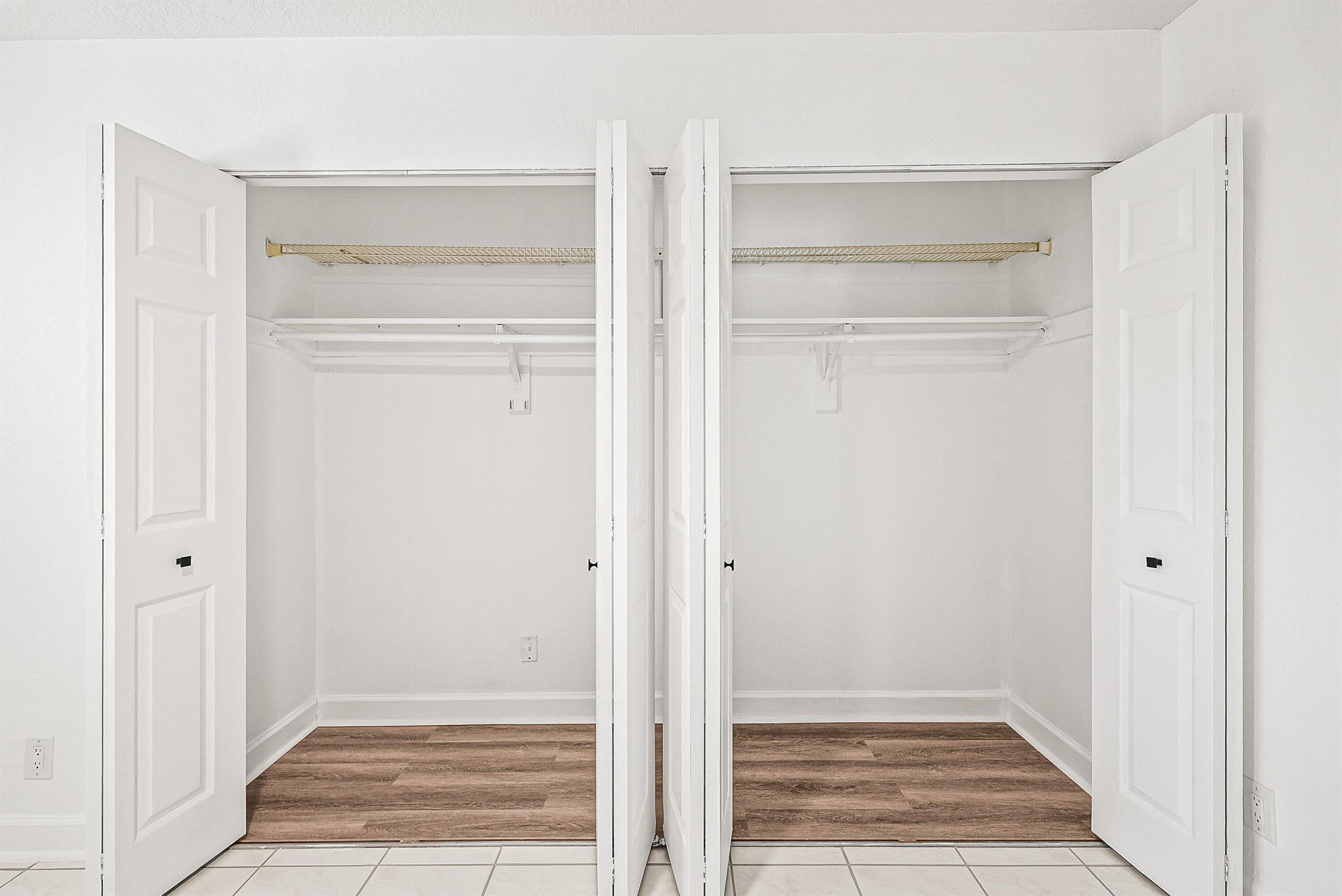 TROPICAL PARK - Residential Lease