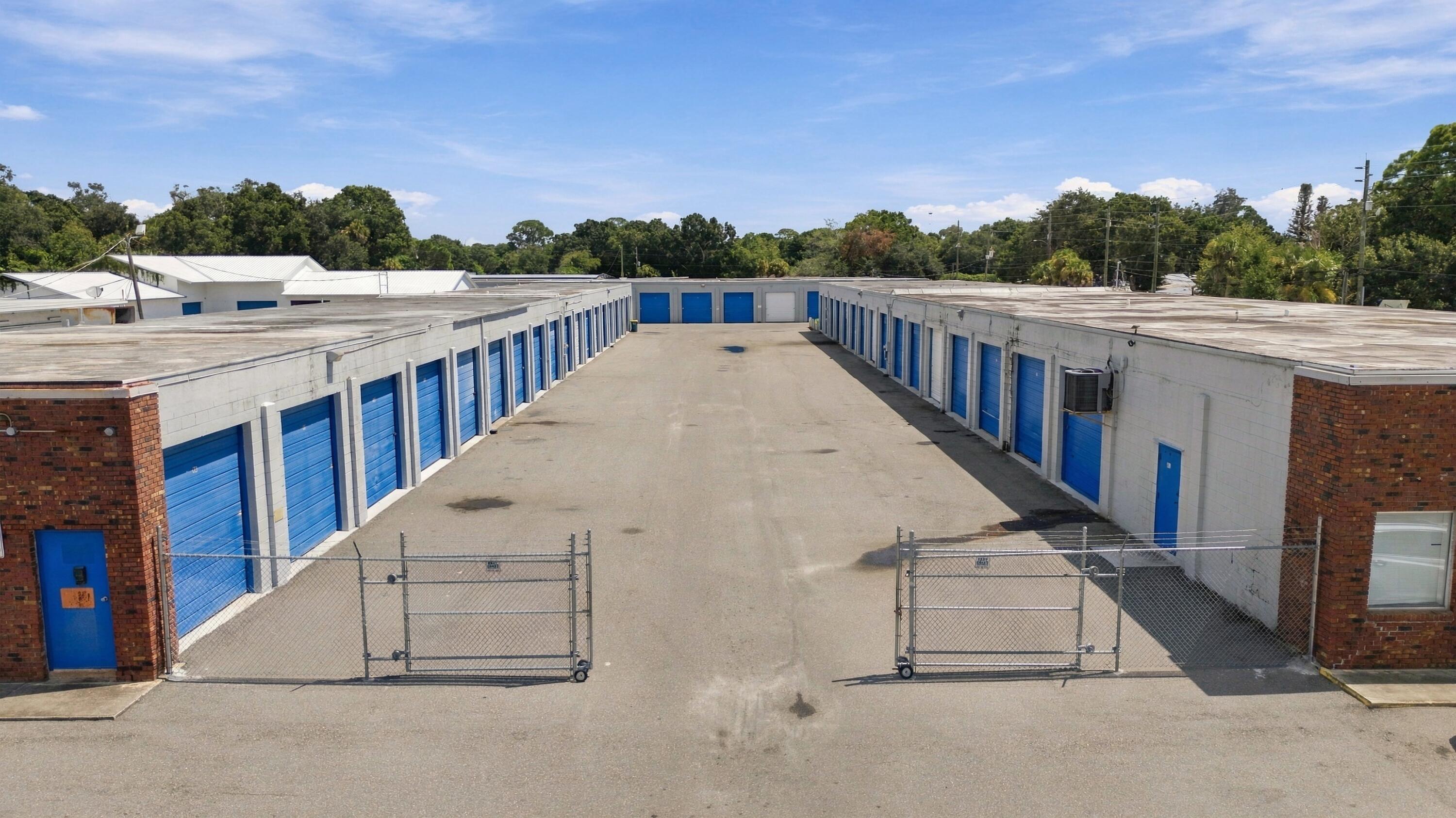 310, 300 Clearlake Road