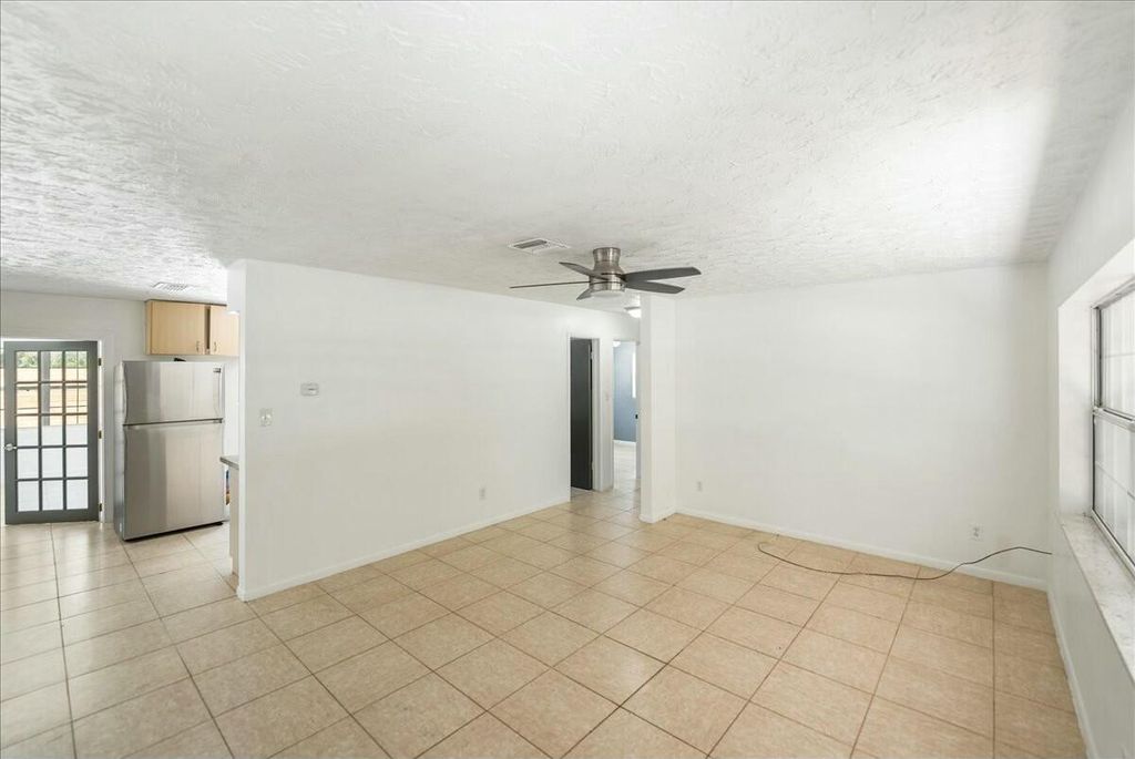 Photo of 2410 Nebraska Avenue, Fort Pierce, FL 34950 (MLS # R11081071)