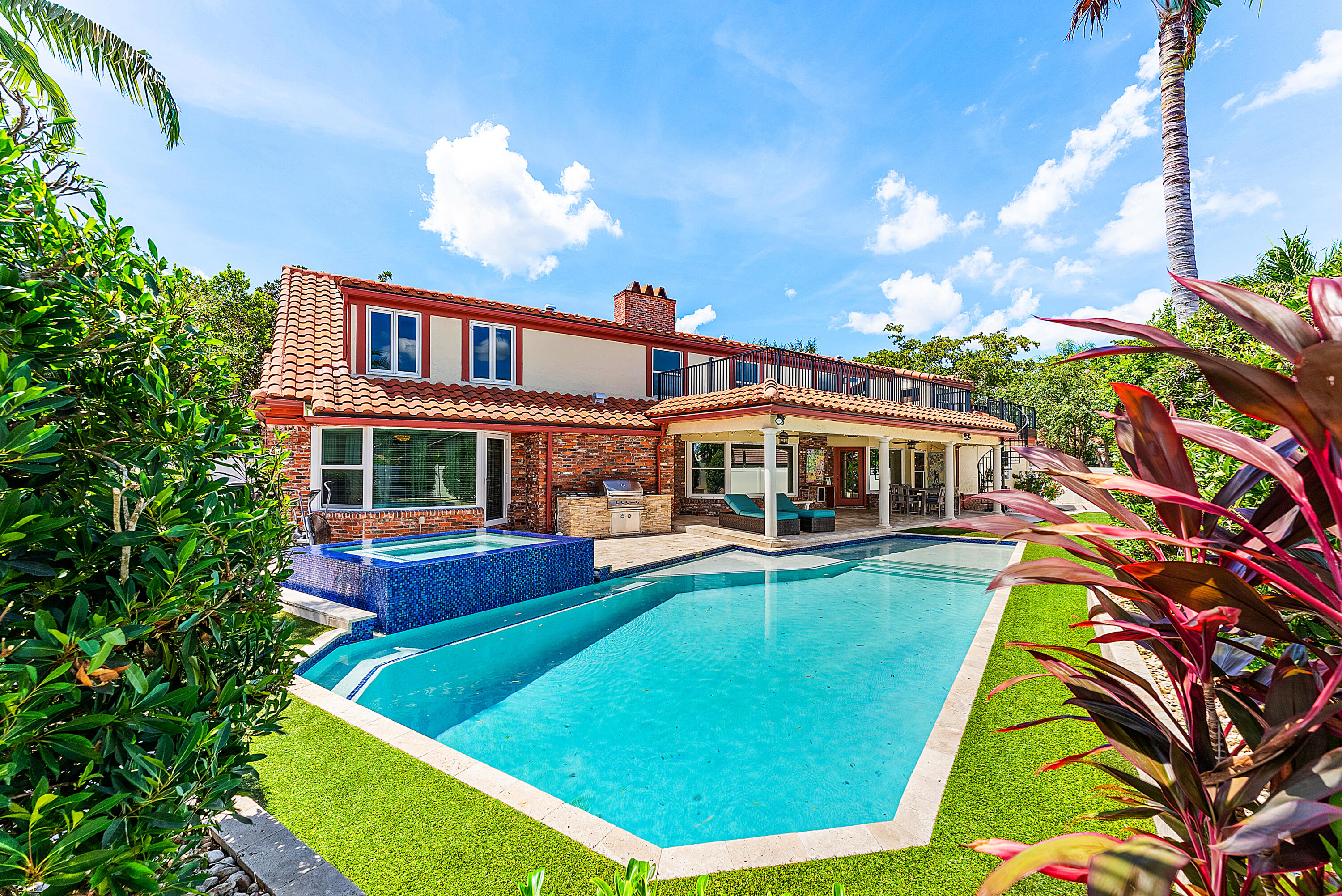 WOODFIELD HUNT CLUB - Residential