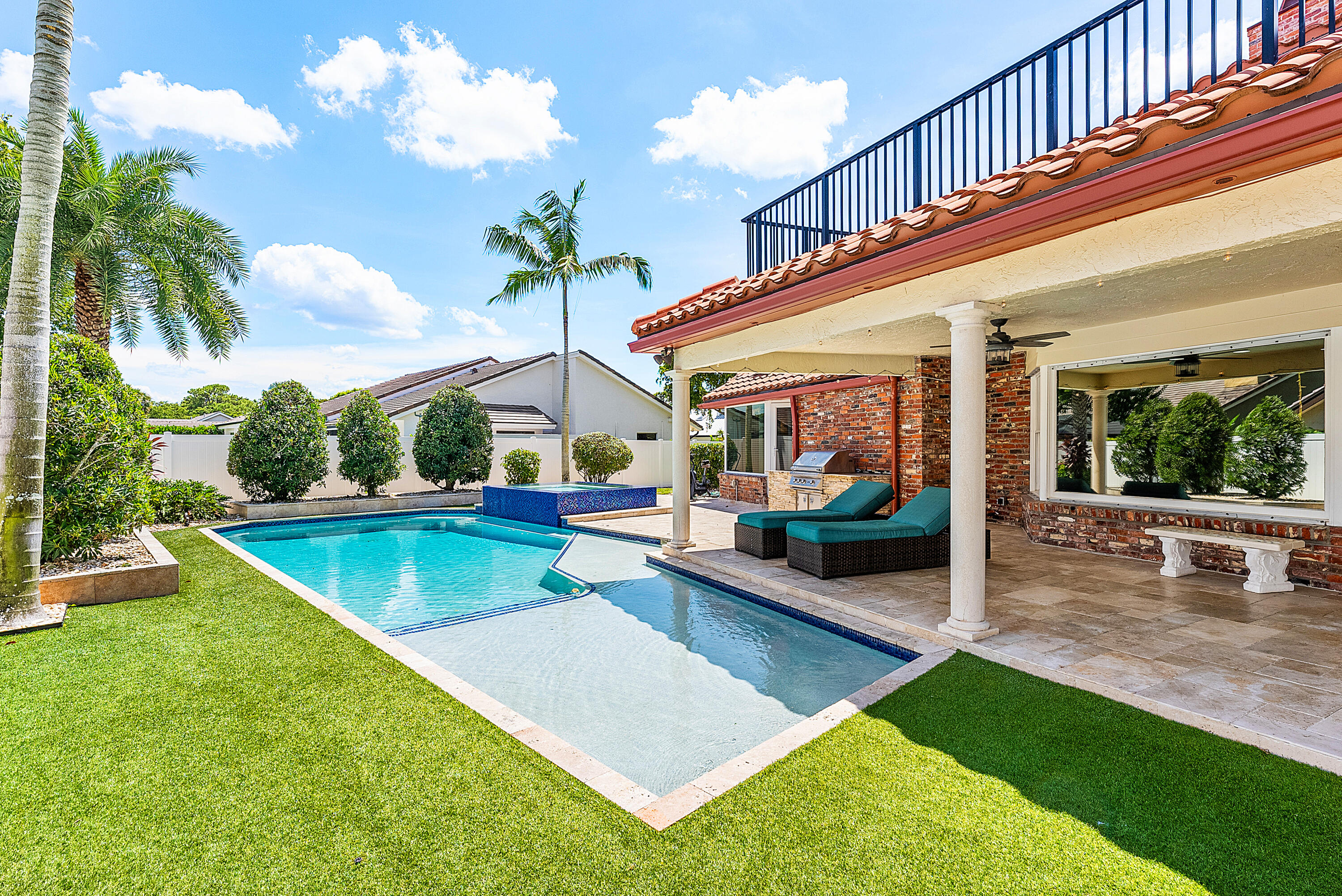 WOODFIELD HUNT CLUB - Residential