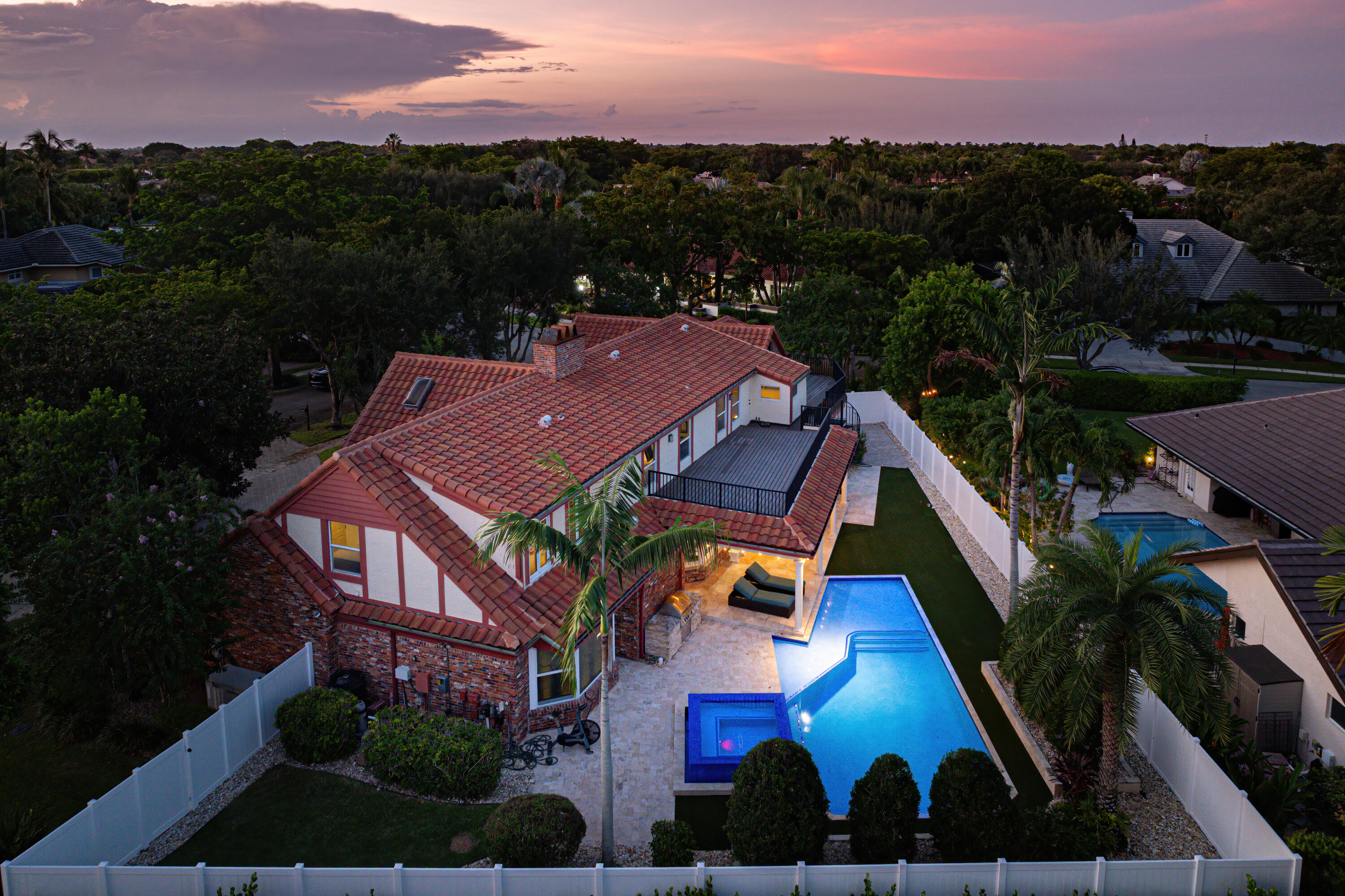 WOODFIELD HUNT CLUB - Residential