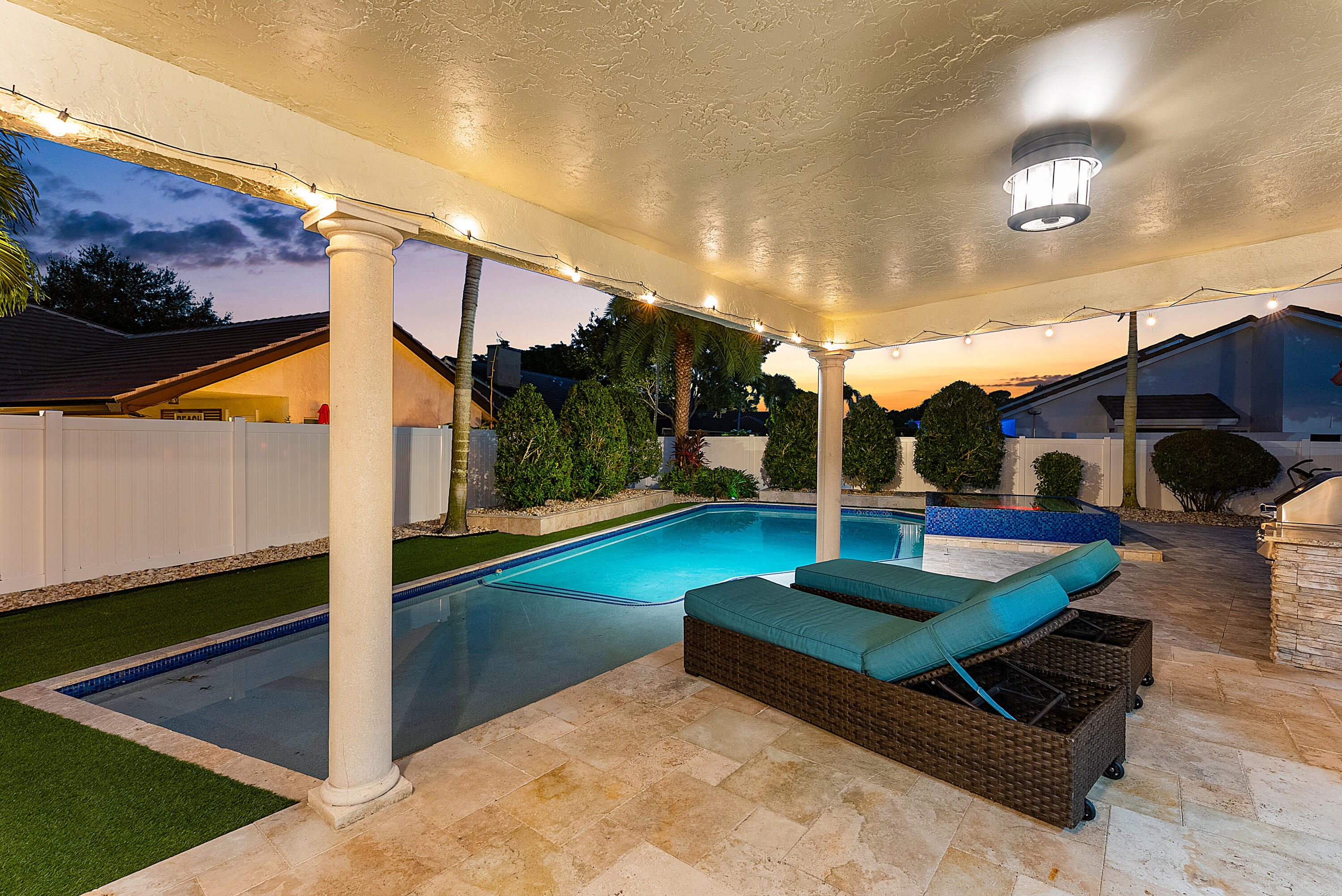 WOODFIELD HUNT CLUB - Residential