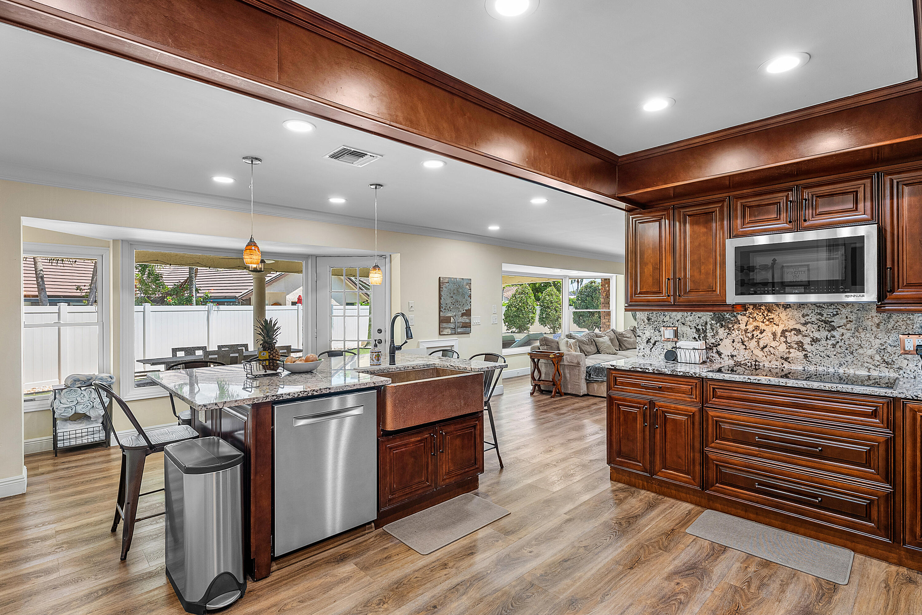 WOODFIELD HUNT CLUB - Residential