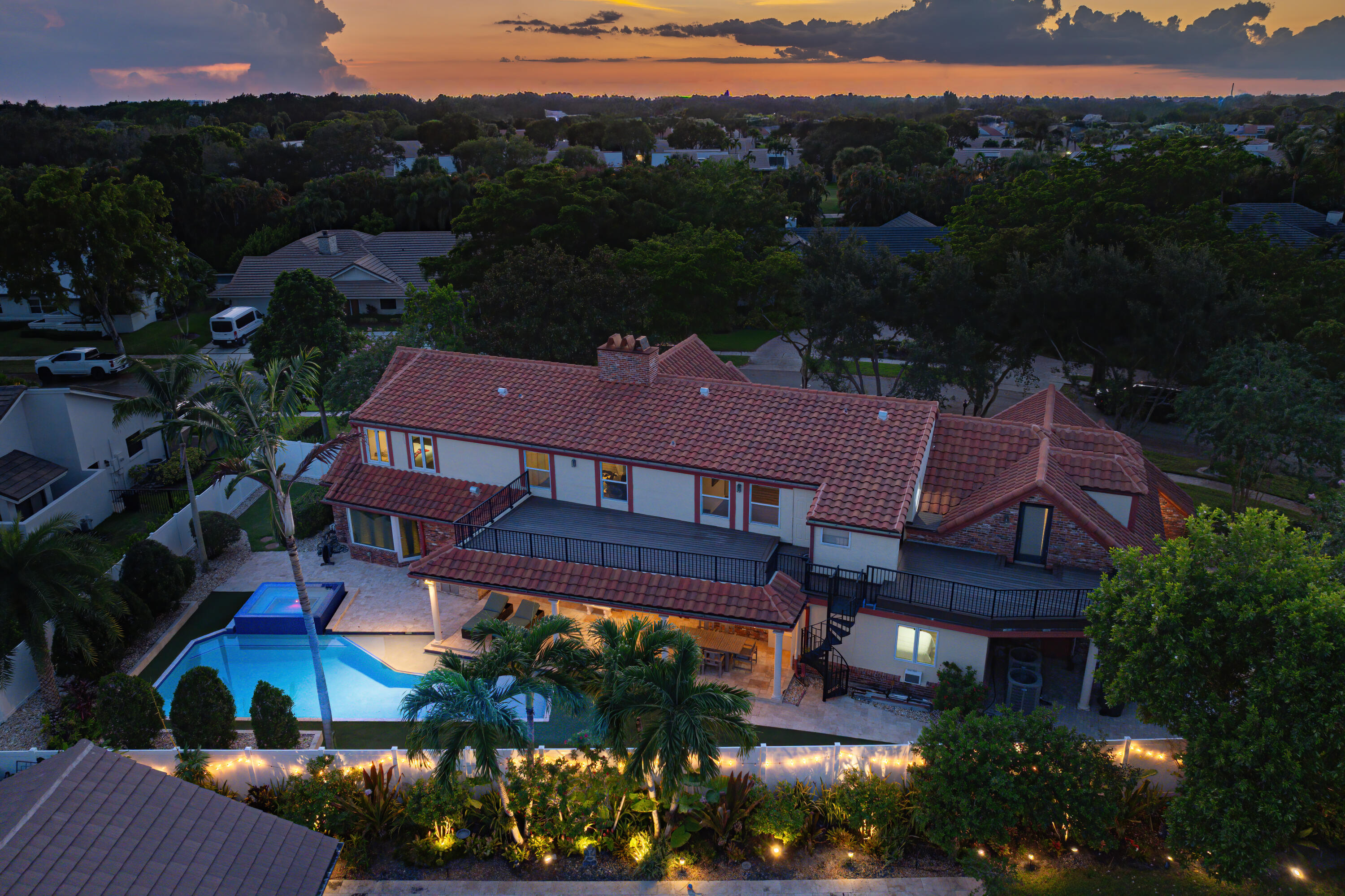 WOODFIELD HUNT CLUB - Residential