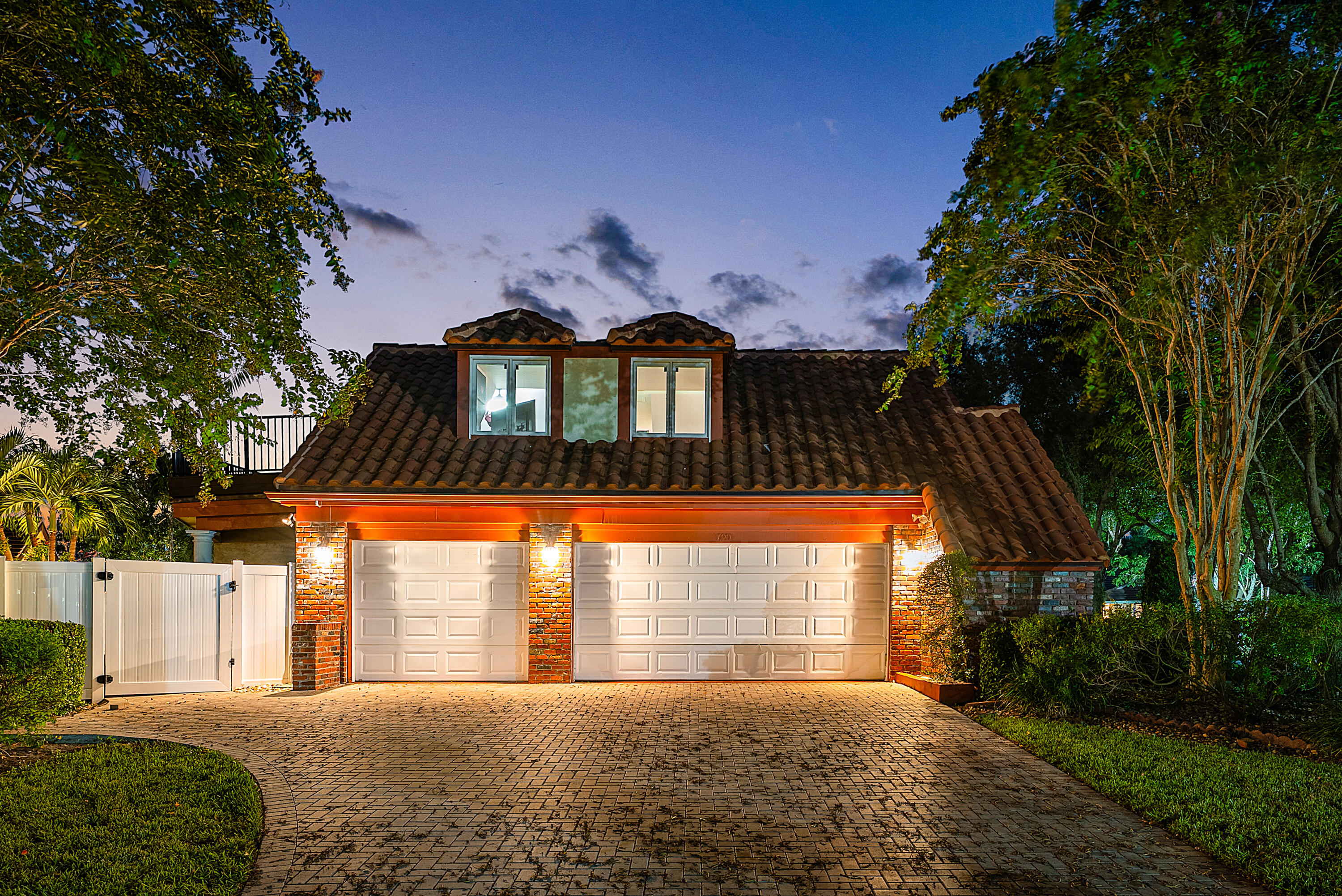 WOODFIELD HUNT CLUB - Residential