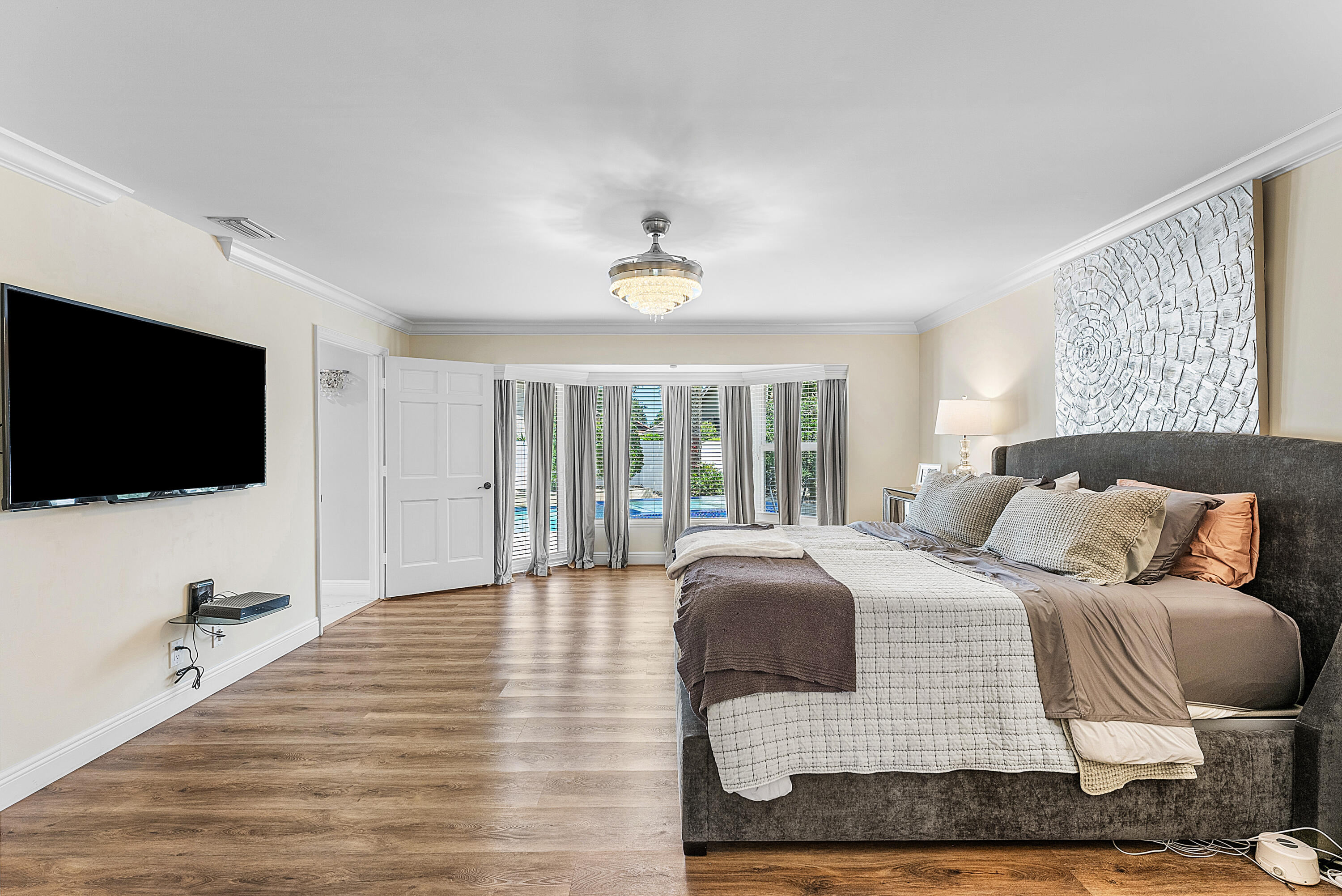 WOODFIELD HUNT CLUB - Residential