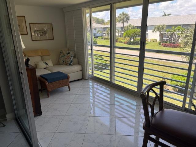 TEQUESTA GARDEN CONDO 5 - Residential