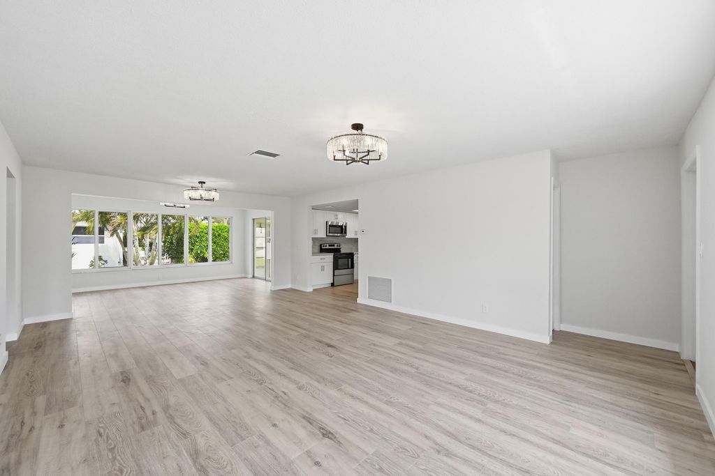 Photo of 2631 W Golf Boulevard, Pompano Beach, FL 33064 (MLS # B26014623)