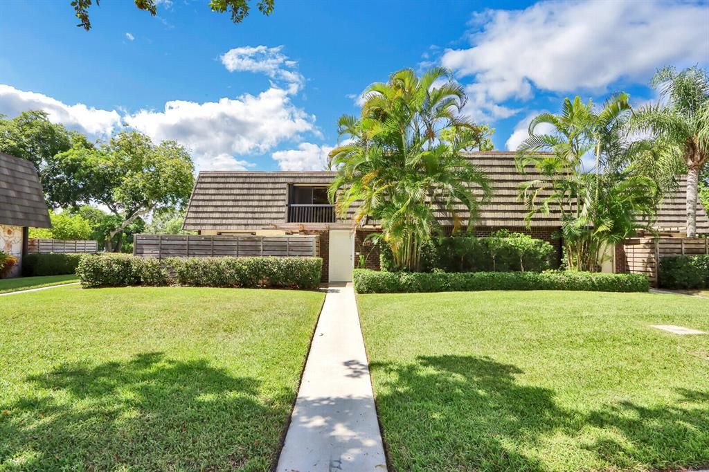 Photo of 121 1st Terrace, Palm Beach Gardens, FL 33418 (MLS # R10821784)