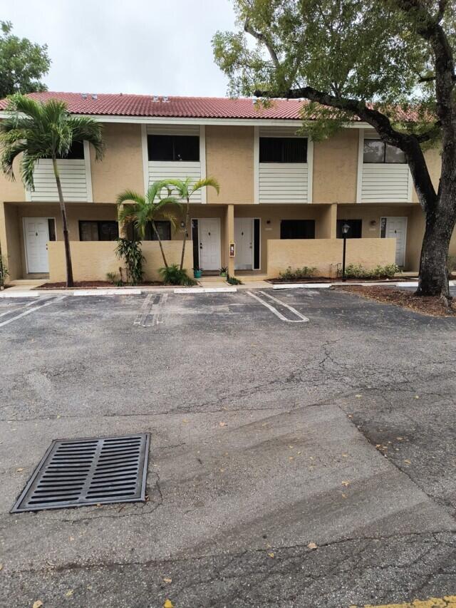 CORAL SPRINGS VILLAGE GREEN - Residential Lease
