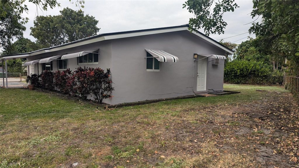 Photo of 2080 SW 38th Avenue, Fort Lauderdale, FL 33312 (MLS # F10475810)