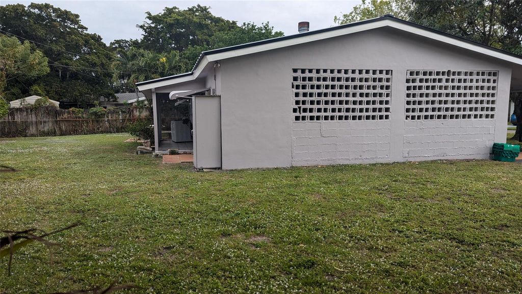 Photo of 2080 SW 38th Avenue, Fort Lauderdale, FL 33312 (MLS # F10475810)