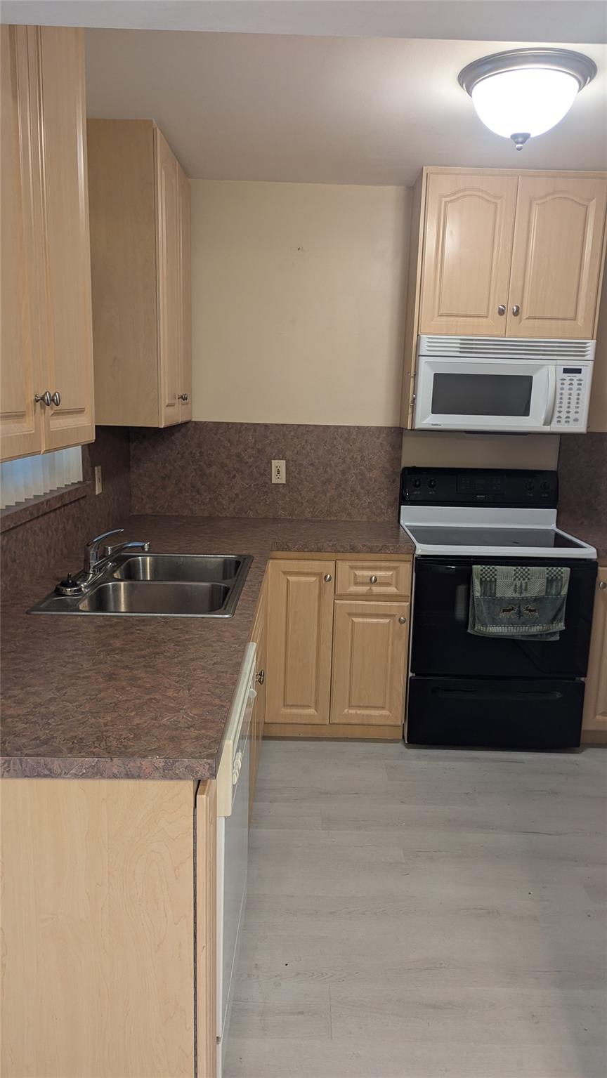 Fairfax Brolliar Add Sec - Residential Lease