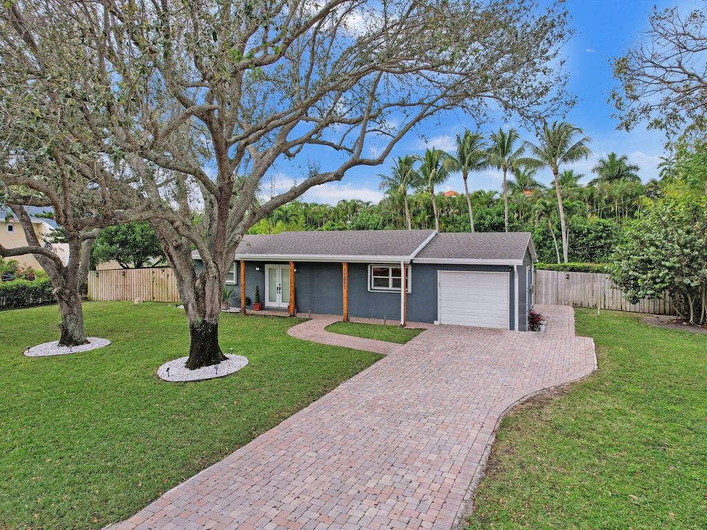 Photo of 11051 Monet Terrace, Palm Beach Gardens, FL 33410 (MLS # F10425802)