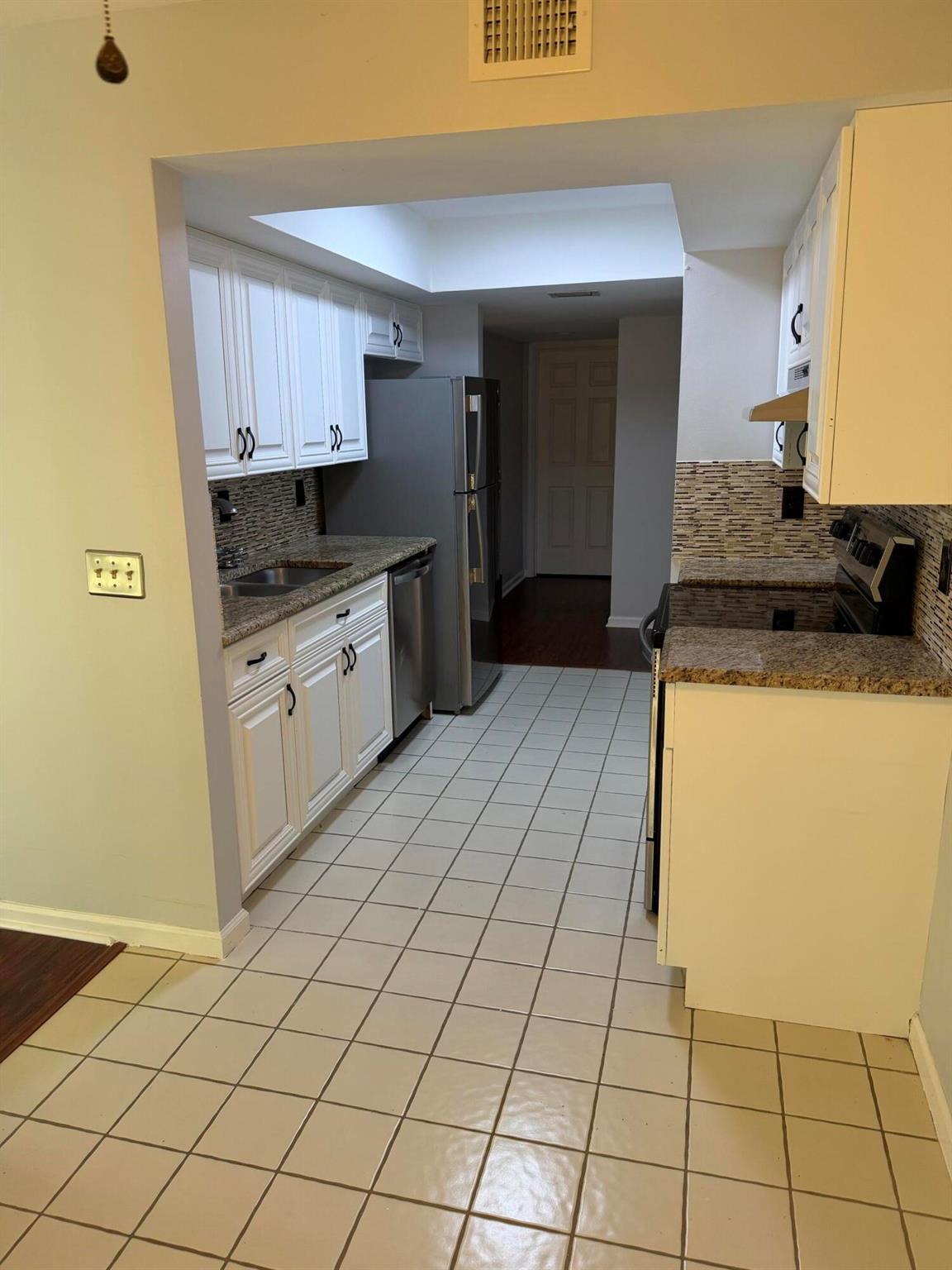 SHORES AT WELLINGTON II C - Residential Lease