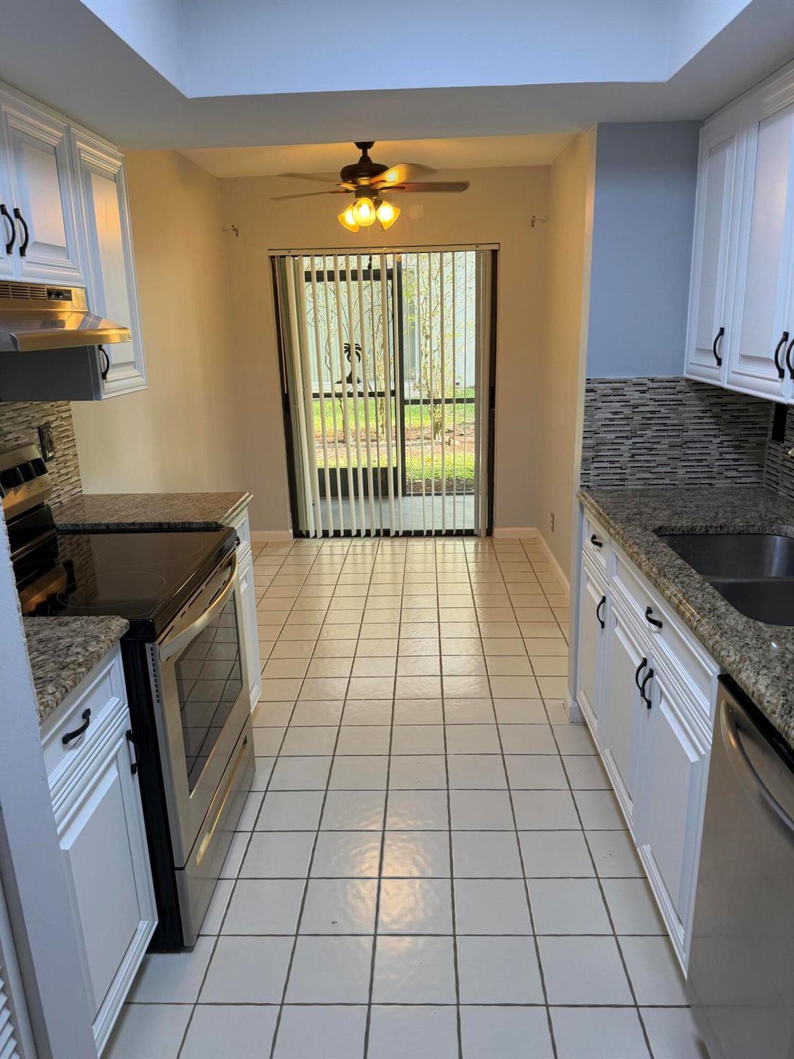 SHORES AT WELLINGTON II C - Residential Lease