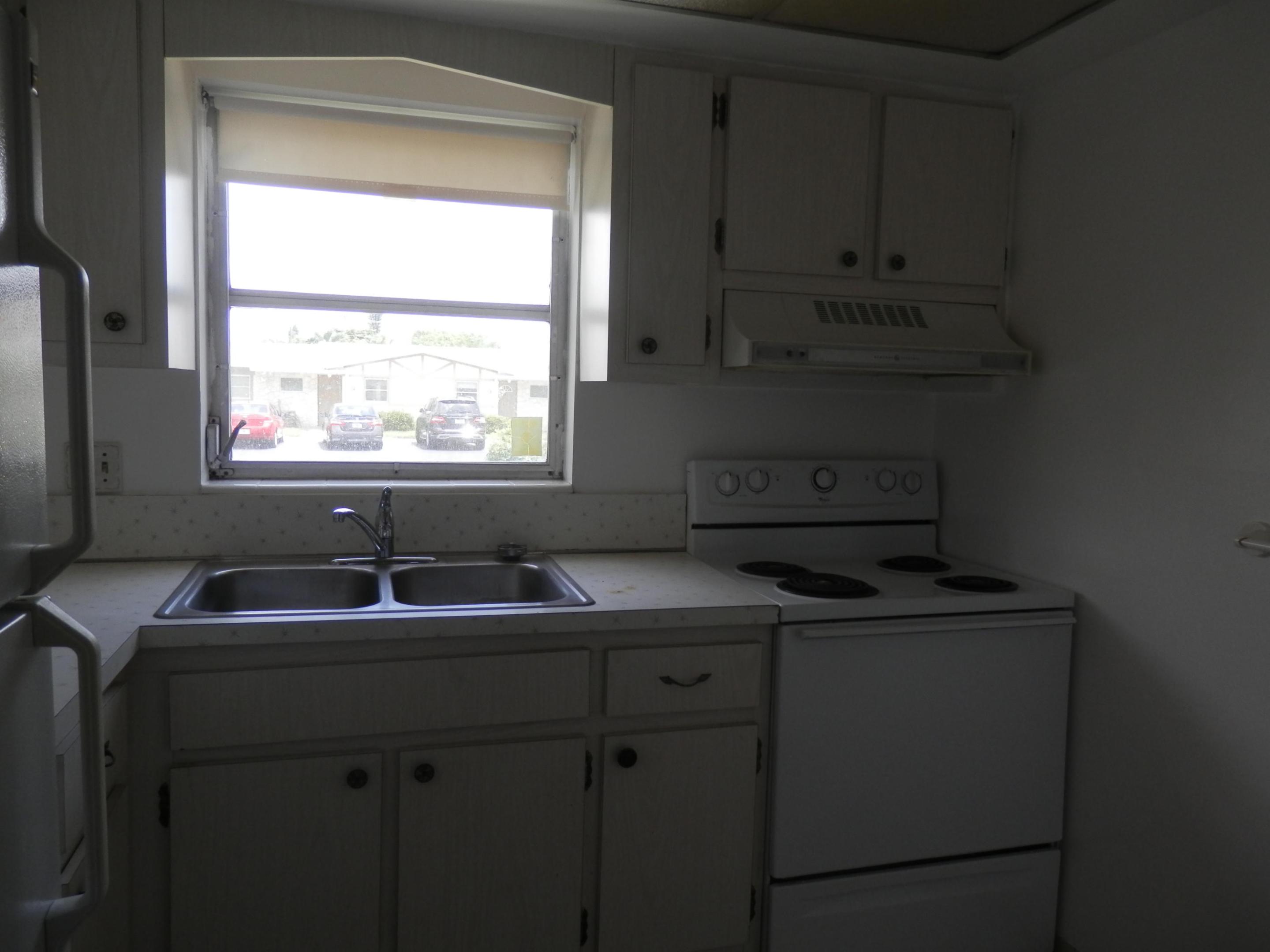 CRESTHAVEN VILLAS 3 CONDO - Residential Lease