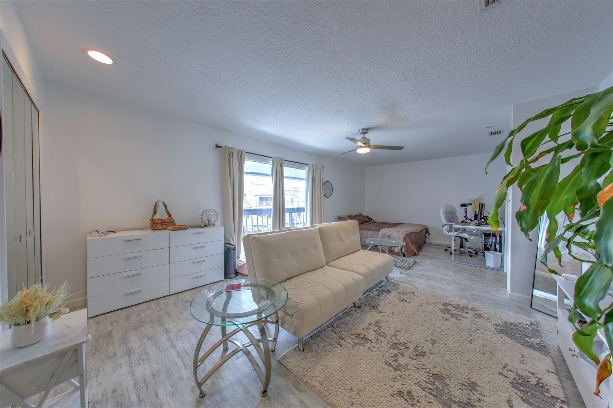 Breakers - Residential Lease