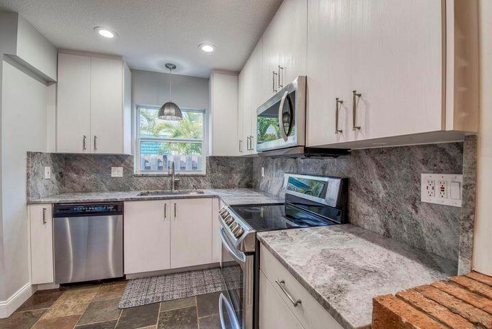 Lake Worth - Residential Income