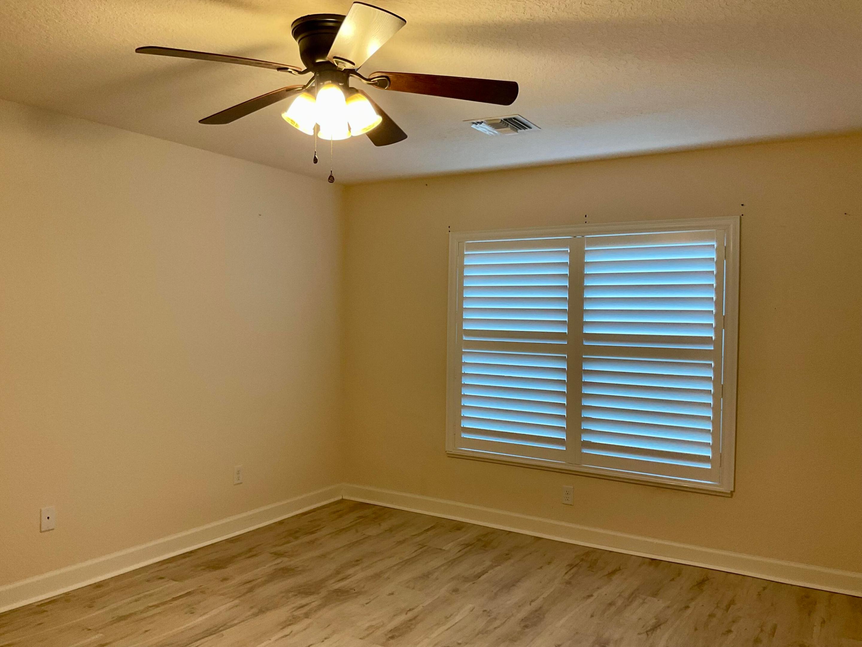 SPANISH LAKES ONE LEASEHOLD ESTATES - Residential