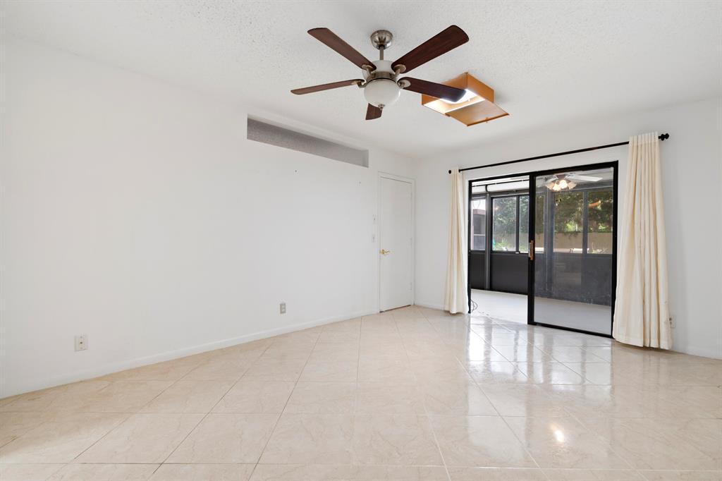 VILLAGES OF WOODLAKE 1 - Residential