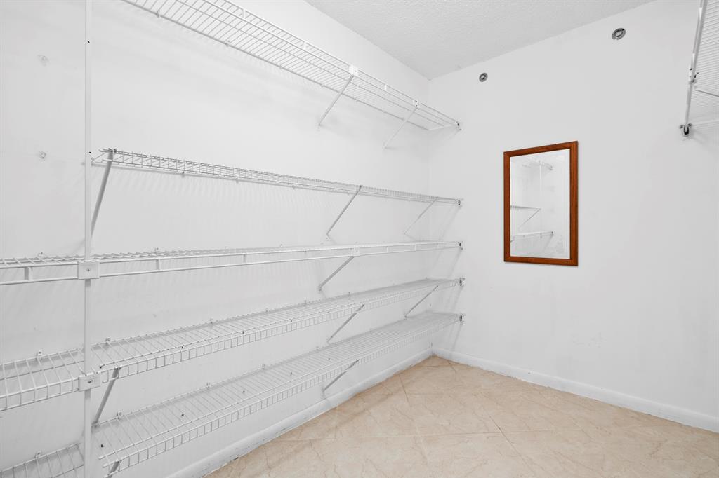 VILLAGES OF WOODLAKE 1 - Residential