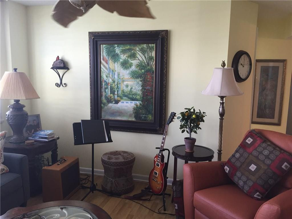 BRITANNIA CONDO - Residential Lease