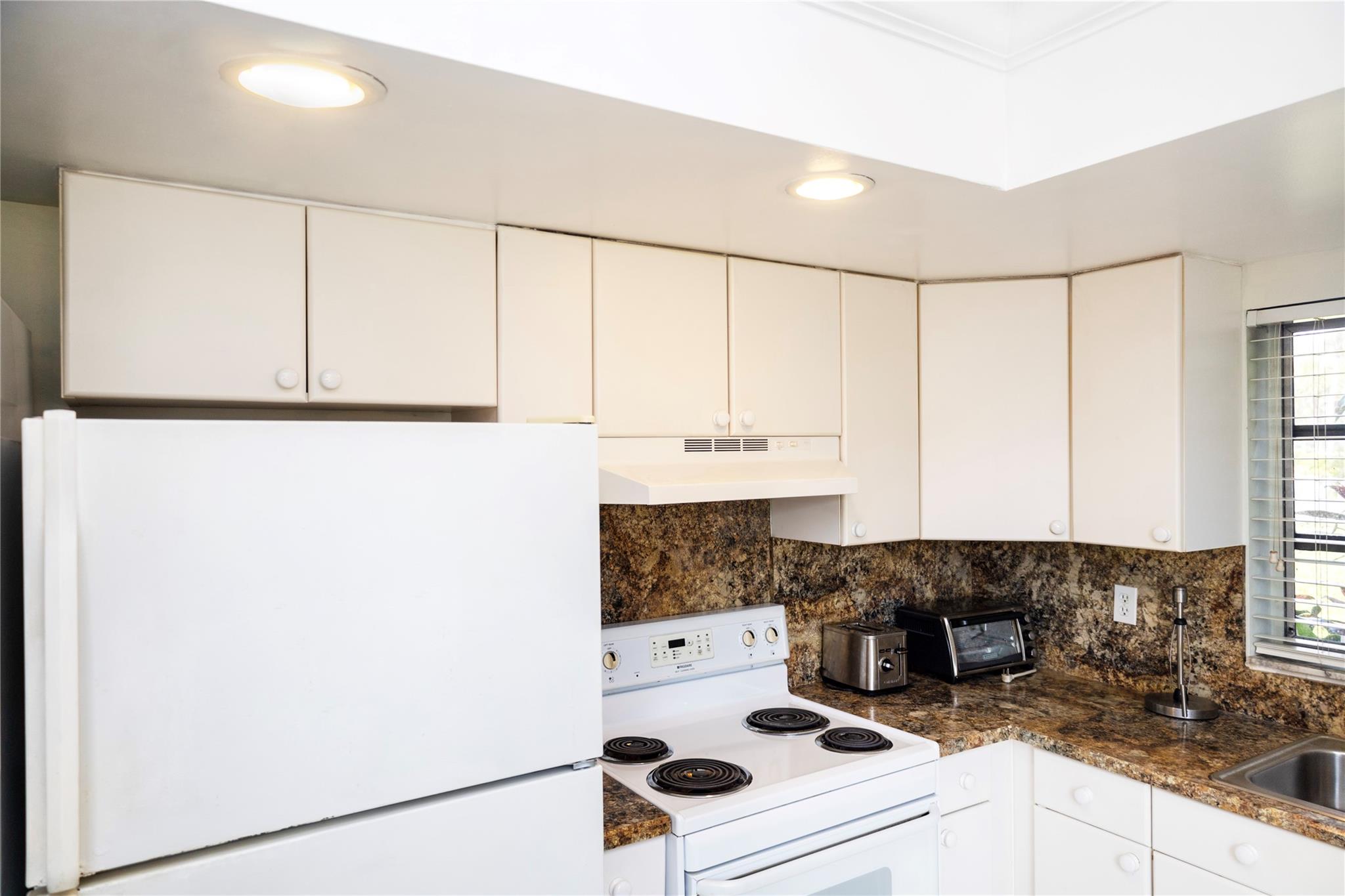 PALM GREENS - Residential