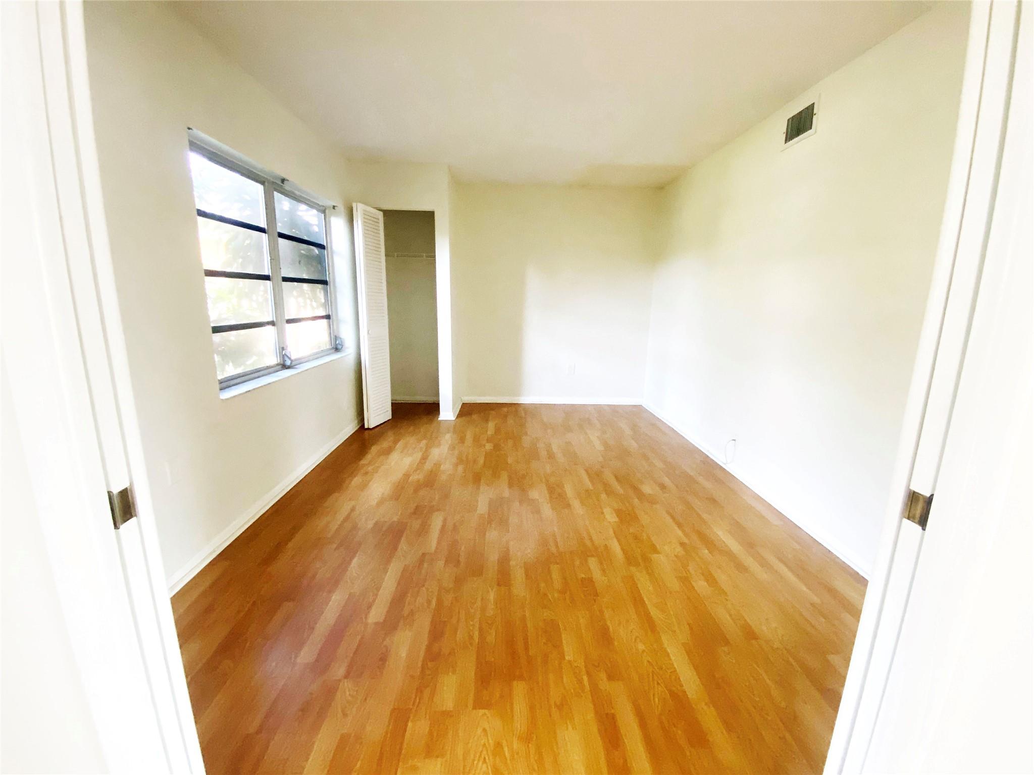 PALM GREENS - Residential