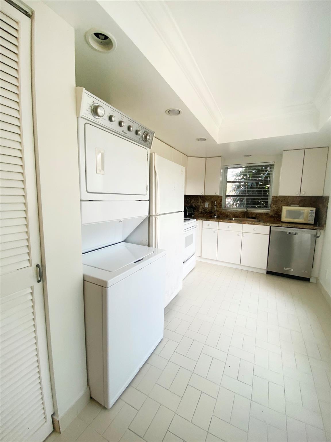 PALM GREENS - Residential