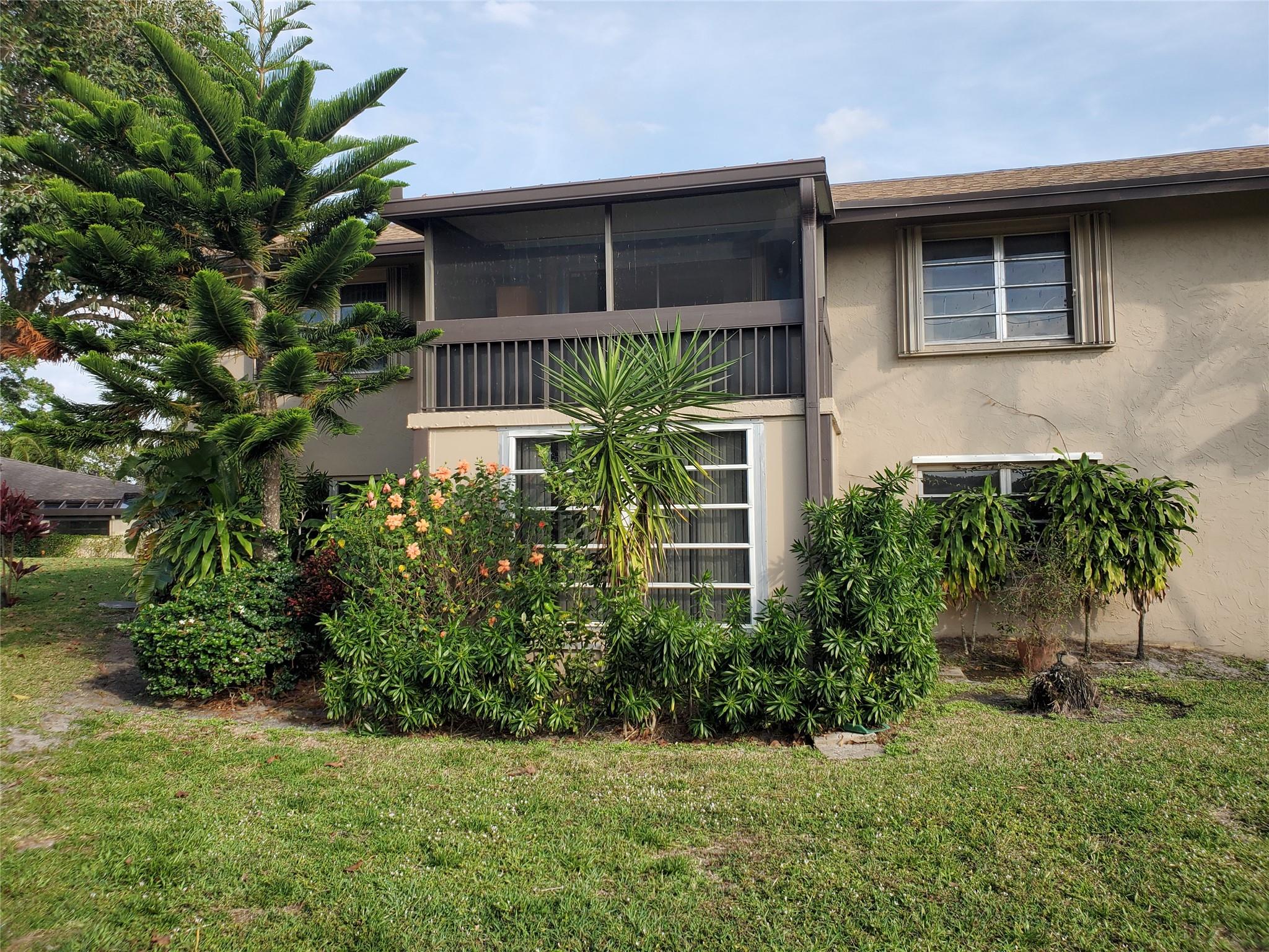 PALM GREENS - Residential