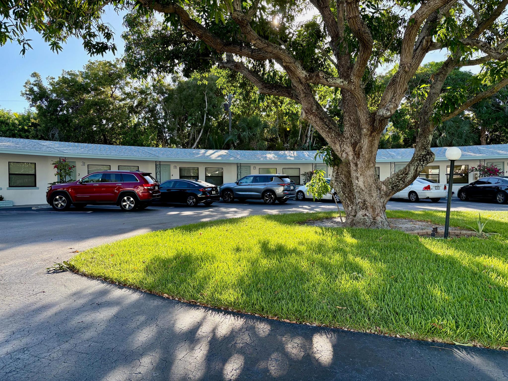 555 Banyan Tree Lane 4