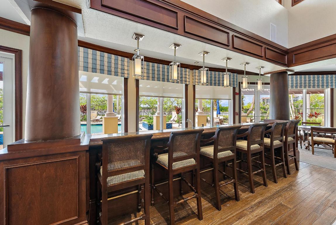 COMMODORE-ANCHORAGE AT JUPITER YACHT CLUB CONDOMIN - Residential