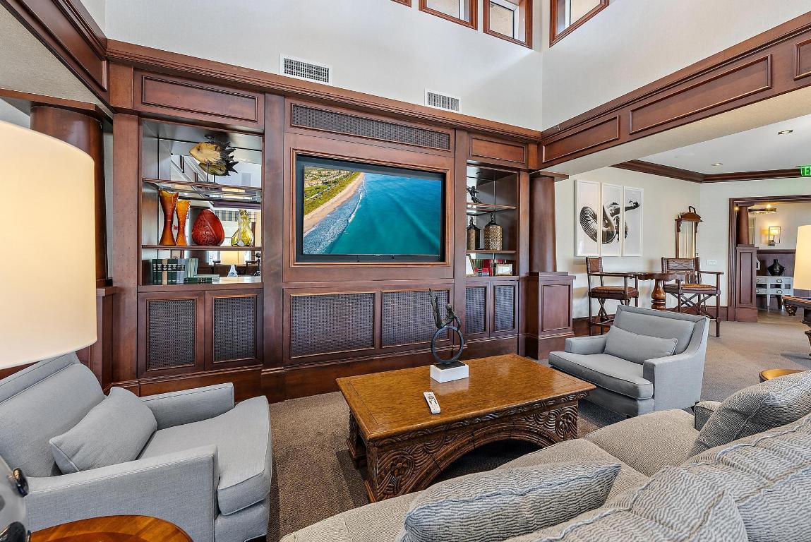 COMMODORE-ANCHORAGE AT JUPITER YACHT CLUB CONDOMIN - Residential