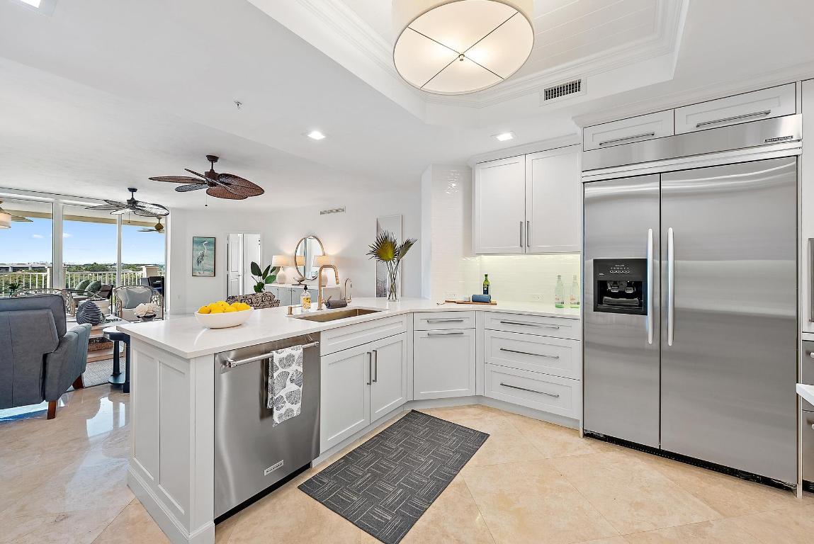 COMMODORE-ANCHORAGE AT JUPITER YACHT CLUB CONDOMIN - Residential