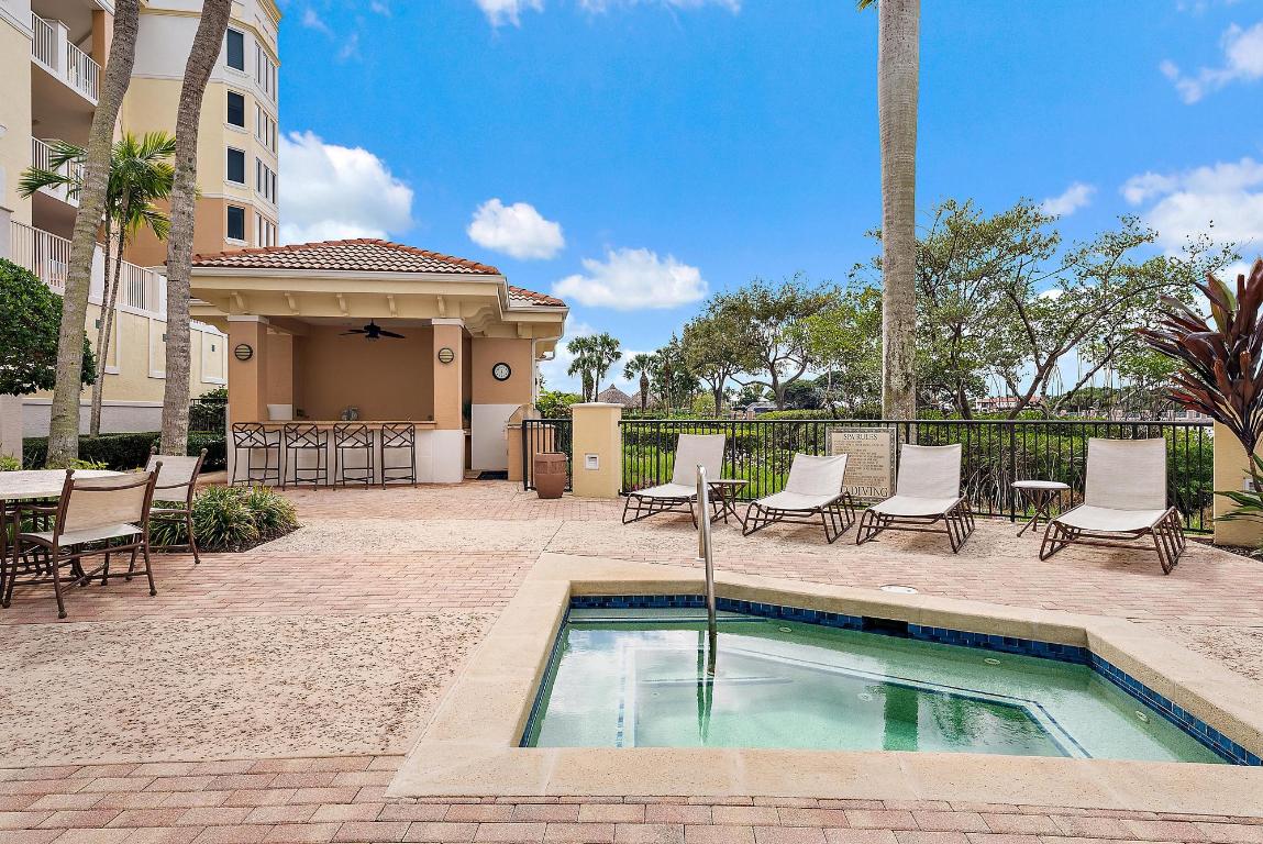 COMMODORE-ANCHORAGE AT JUPITER YACHT CLUB CONDOMIN - Residential