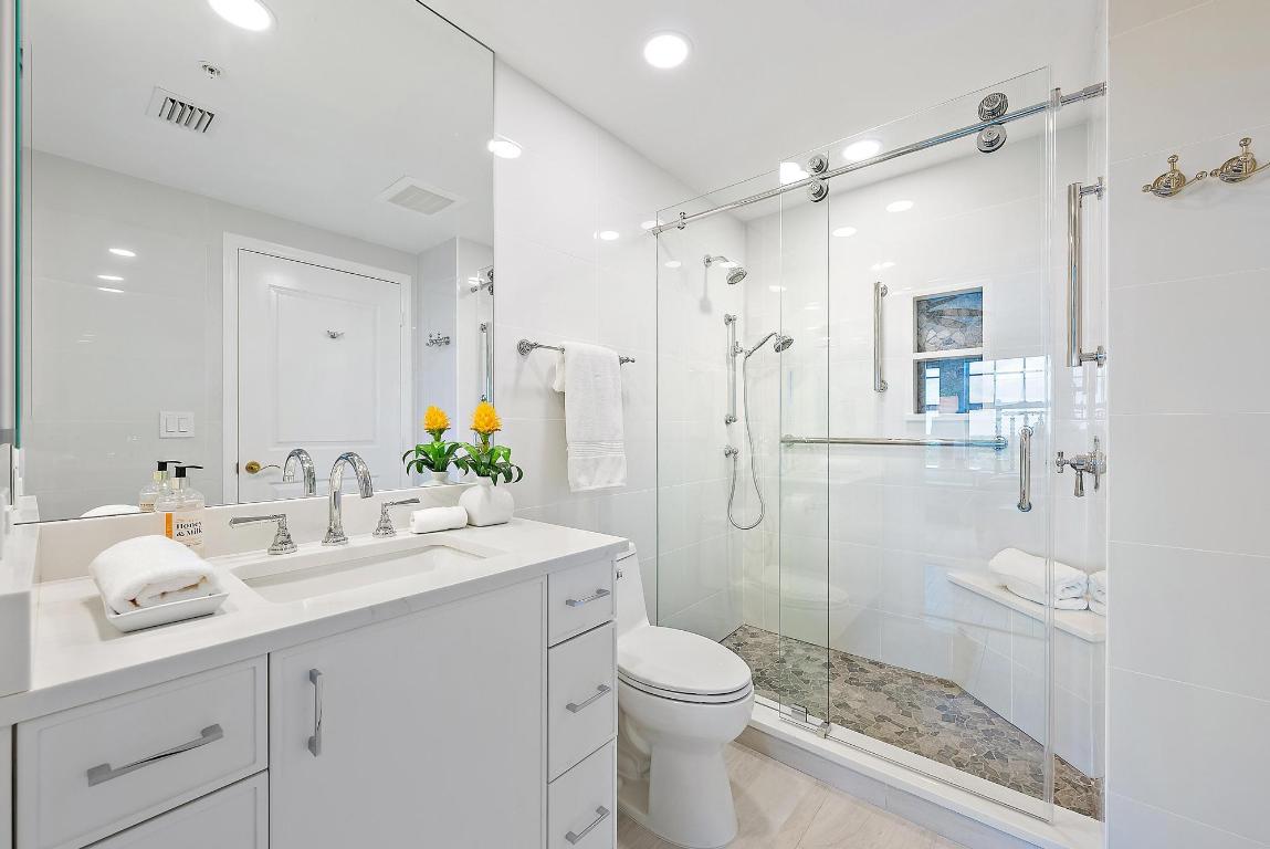 COMMODORE-ANCHORAGE AT JUPITER YACHT CLUB CONDOMIN - Residential