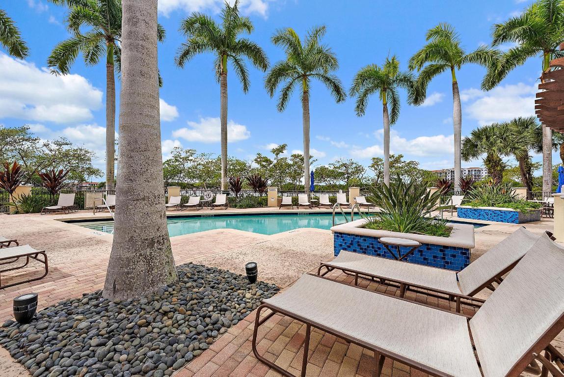 COMMODORE-ANCHORAGE AT JUPITER YACHT CLUB CONDOMIN - Residential