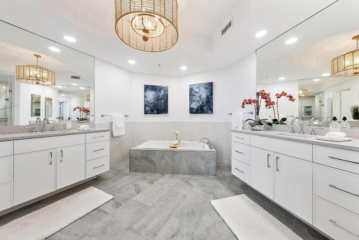 COMMODORE-ANCHORAGE AT JUPITER YACHT CLUB CONDOMIN - Residential