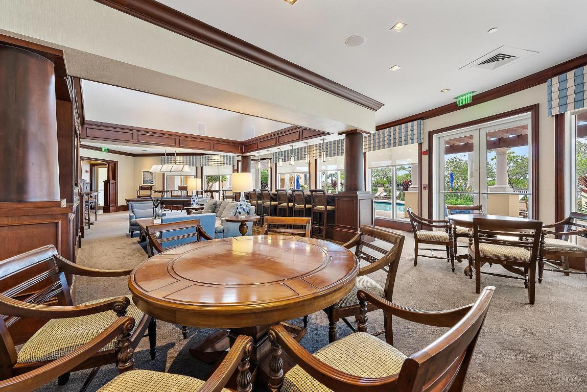 COMMODORE-ANCHORAGE AT JUPITER YACHT CLUB CONDOMIN - Residential