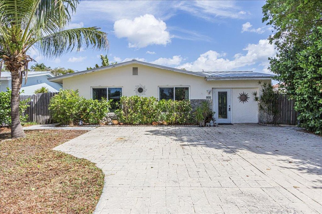 Photo of 411 SW 1st Street, Boca Raton, FL 33432 (MLS # B26019179)