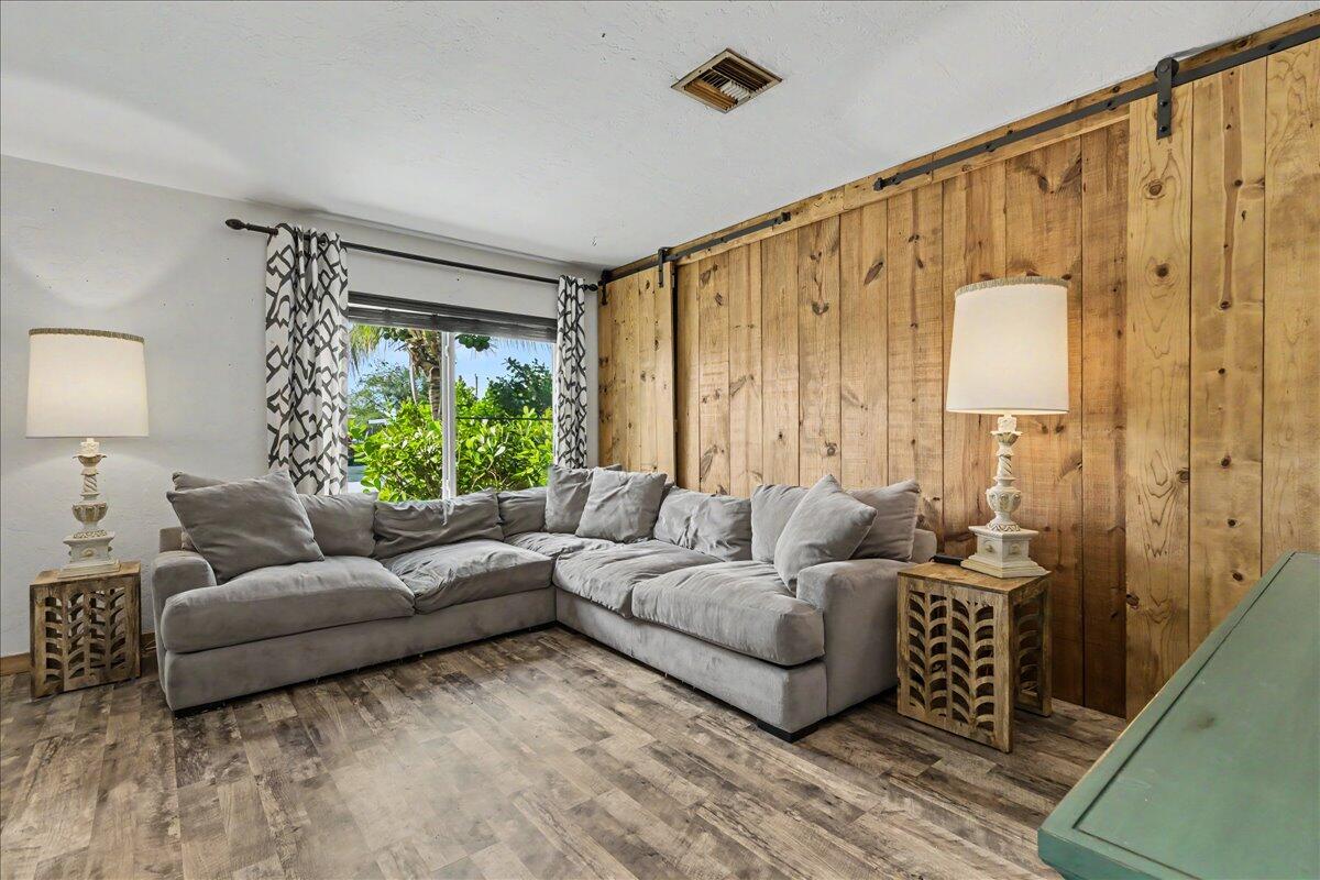 BOCA RATONE HGHTS - Residential