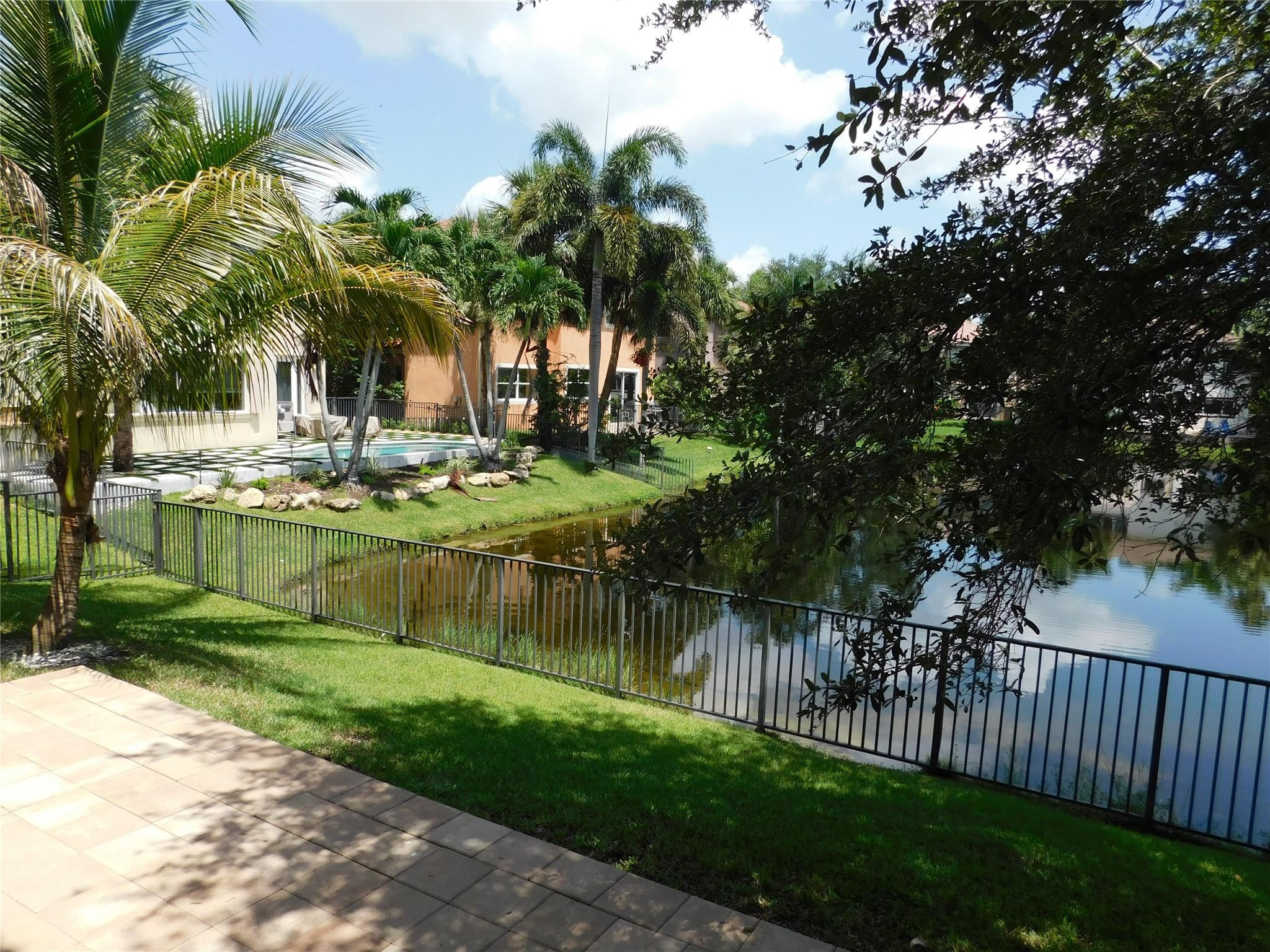 ST JAMES PLAT - Residential Lease
