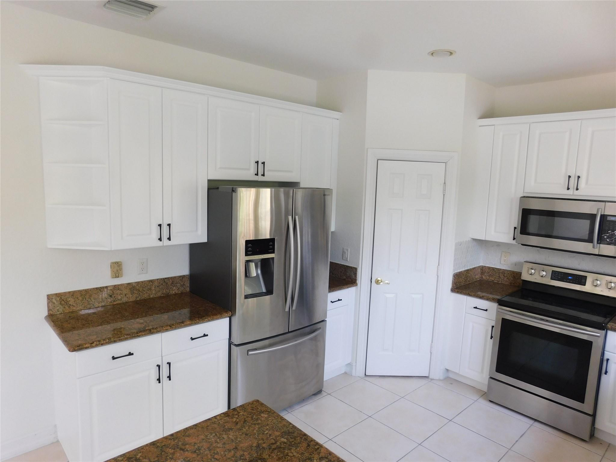 ST JAMES PLAT - Residential Lease