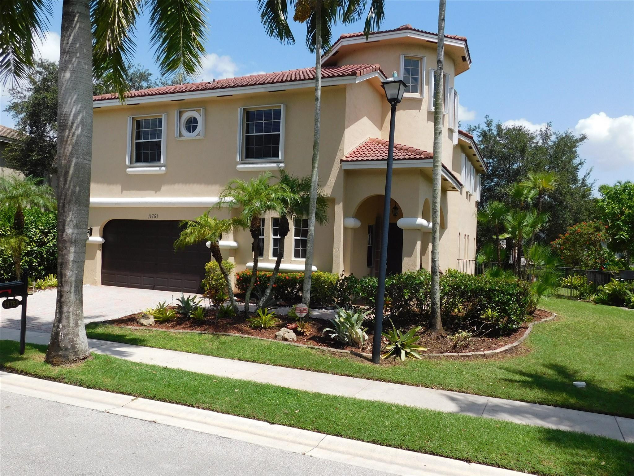 ST JAMES PLAT - Residential Lease