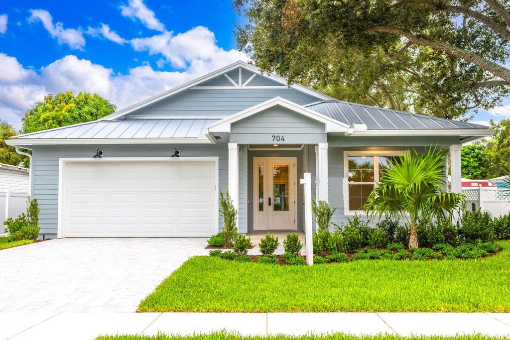 Photo of 704 SW Cleveland Avenue, Stuart, FL 34994 (MLS # R11015737)