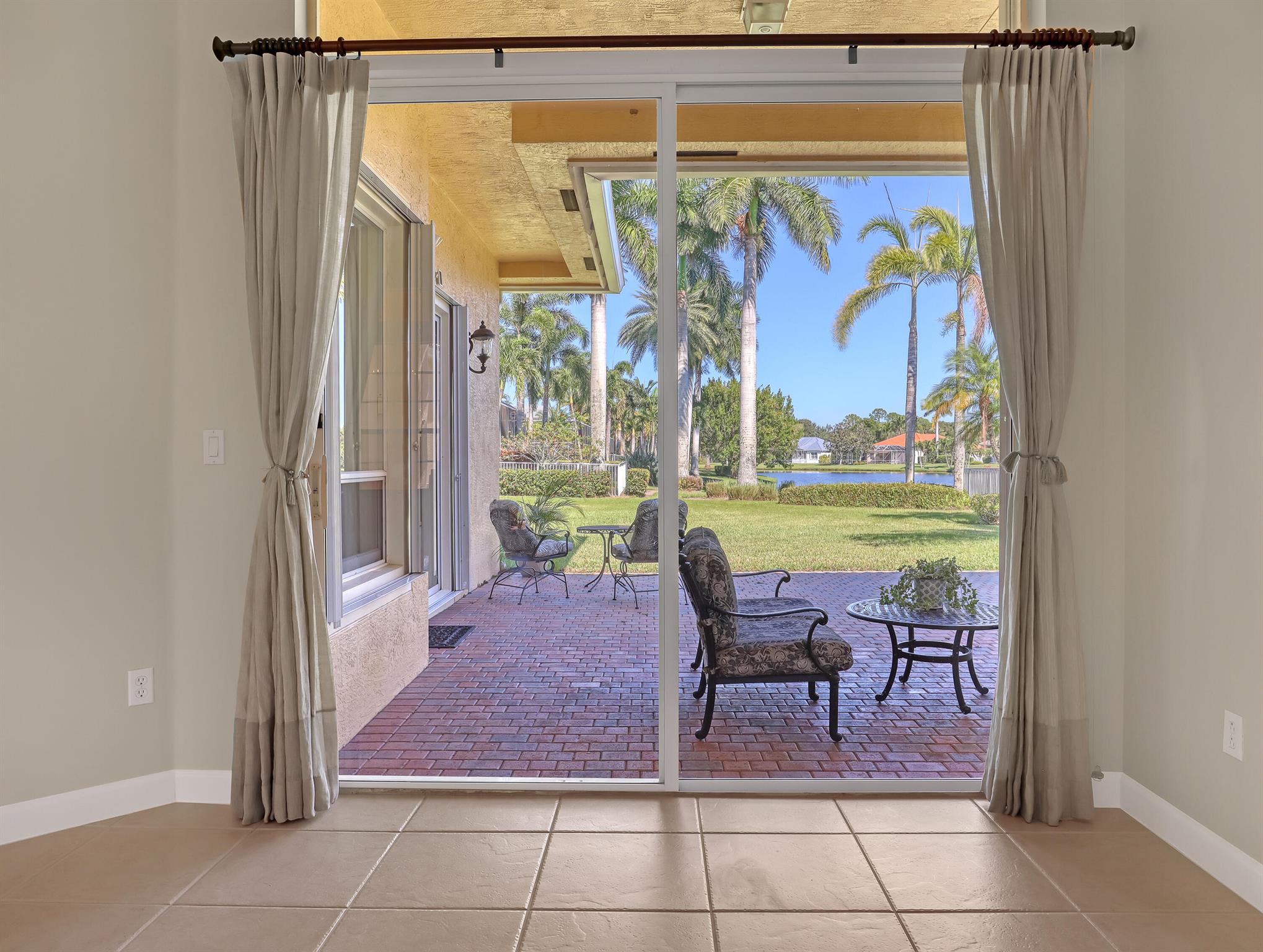 819 SW Bromelia Terrace